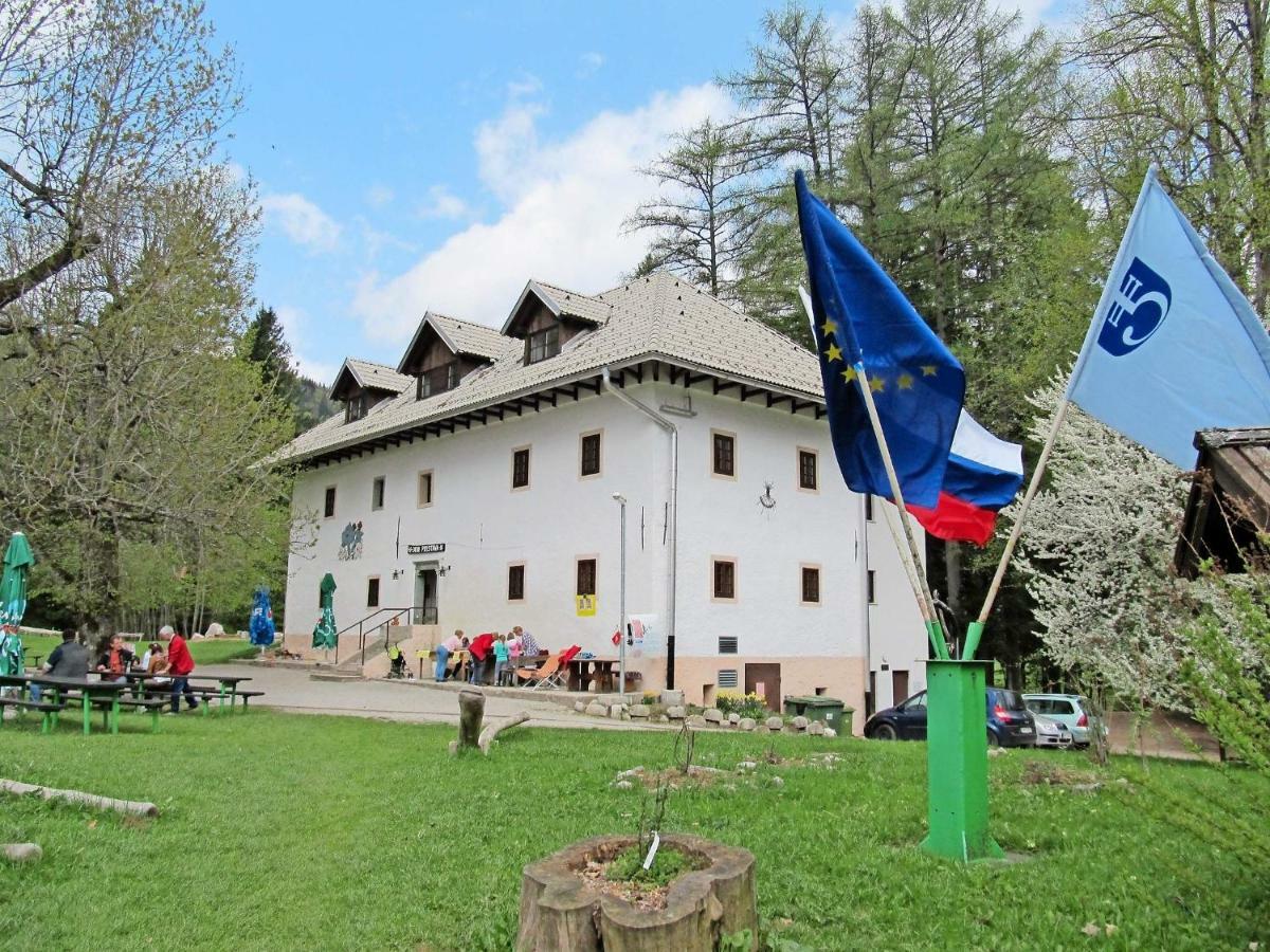 ホテル Dom Pristava ゴレンスカ地方 エクステリア 写真